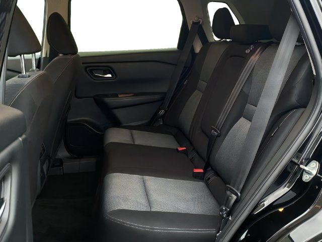 Additional photo of vehicle.