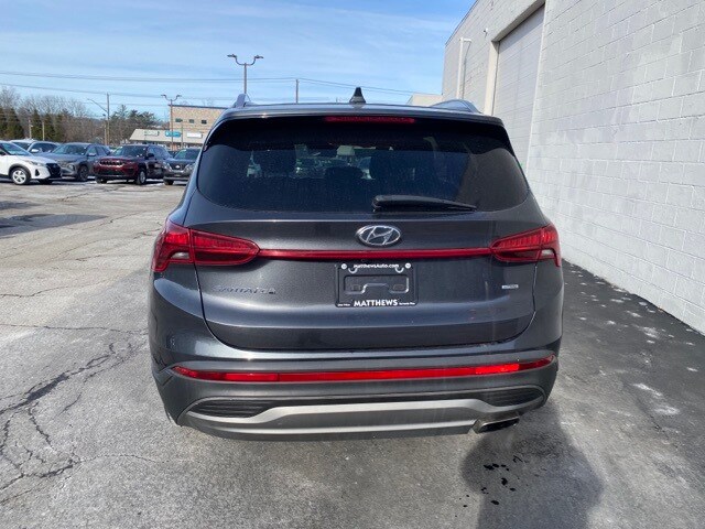 Additional photo of vehicle.