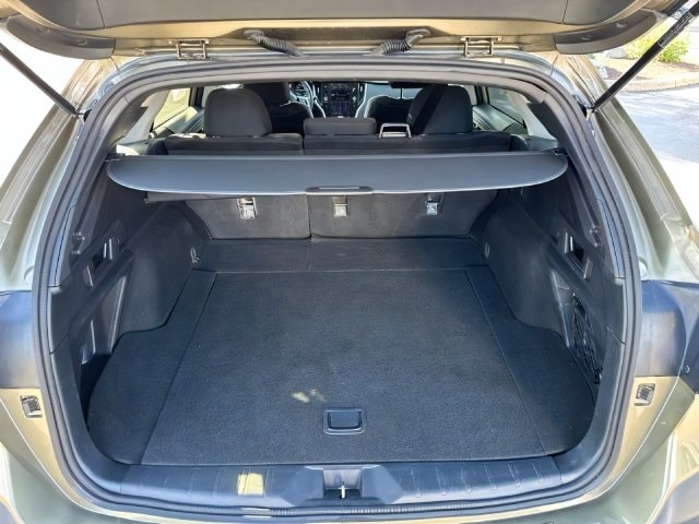 Additional photo of vehicle.