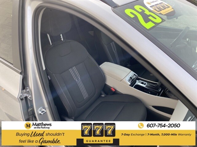 Additional photo of vehicle.