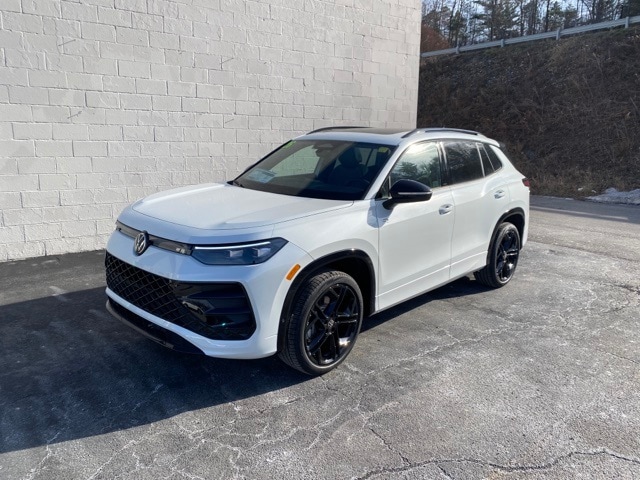 2026 Volkswagen Tiguan SE R-LINE BLACK's photo