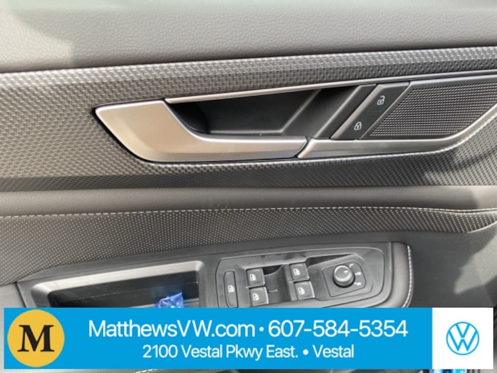 New 2025 Volkswagen Atlas Cross Sport 2.0T SEL R-Line Black SUV