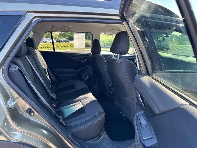 Additional photo of vehicle.