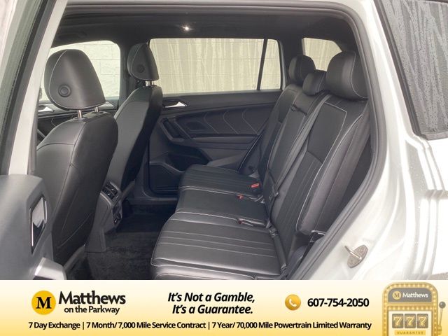 Additional photo of vehicle.