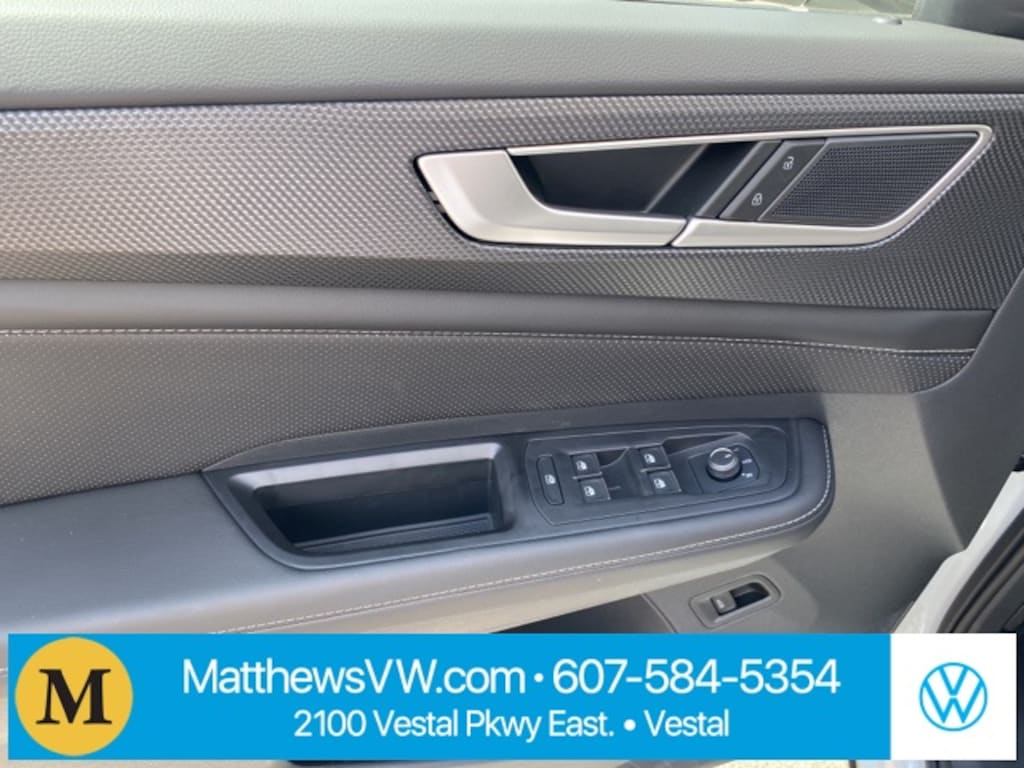 New 2024 Volkswagen Atlas Cross Sport 2.0T SEL R-Line SUV