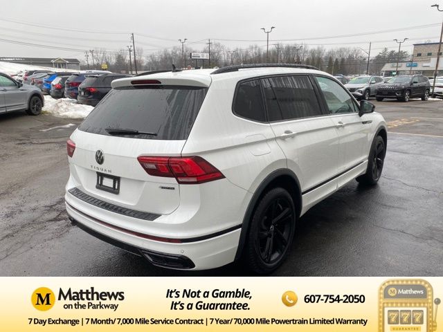 Additional photo of vehicle.