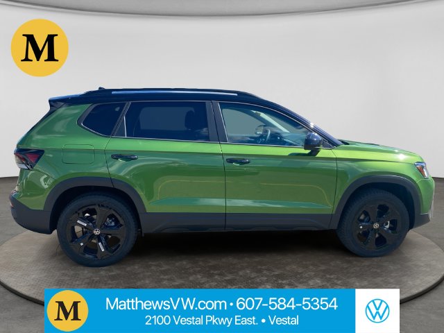 Additional photo of vehicle.