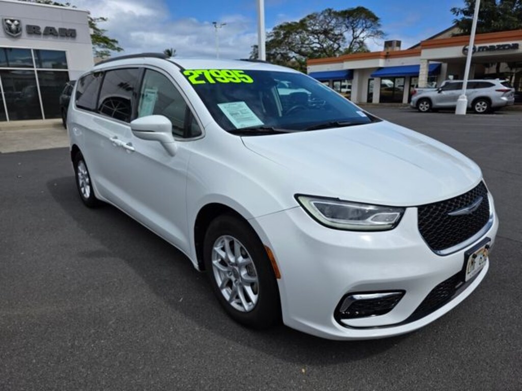 Used 2022 Chrysler Pacifica Touring L Van Passenger Van