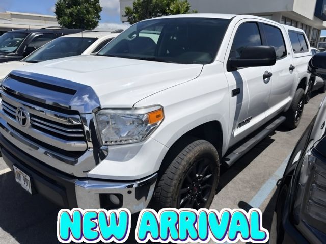 Super White 2017 Toyota Tundra Pickup Truck Four-Wheel Drive 6-Speed Automatic Overdrive