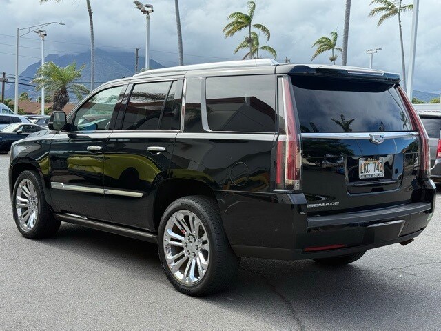 2020 Cadillac Escalade Premium Luxury photo 4