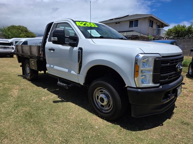 Oxford White 2023 Ford F-250 Super Duty Pickup Truck Four-Wheel Drive Automatic