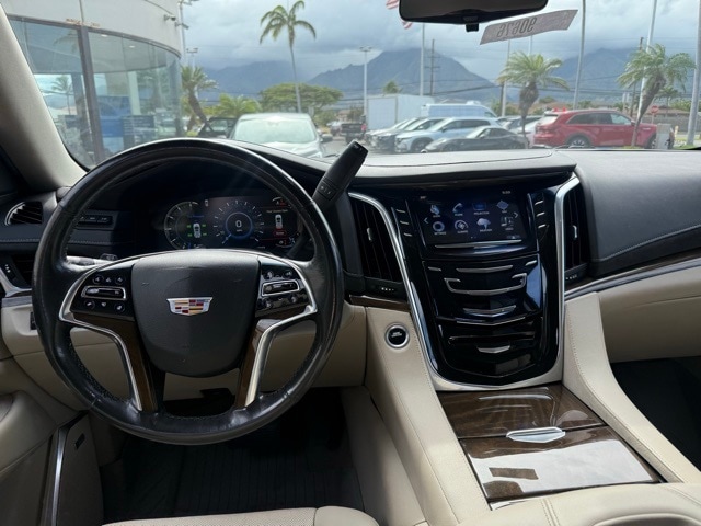 2020 Cadillac Escalade Premium Luxury photo 9