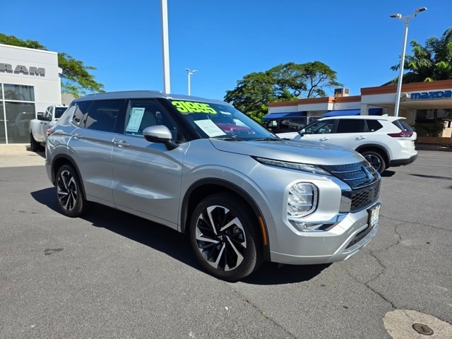 2024 Mitsubishi Outlander SEL photo 2