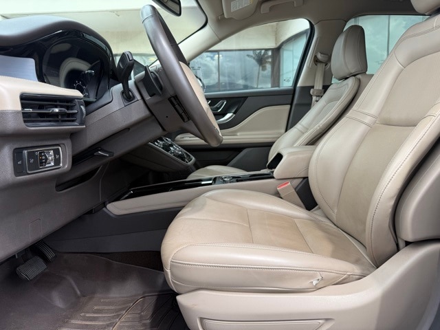2021 Lincoln Corsair Standard photo 11