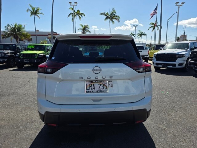 2025 Nissan Rogue SV photo 3