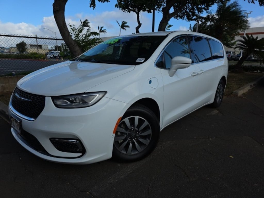 Used 2022 Chrysler Pacifica Hybrid Touring L Van Passenger Van