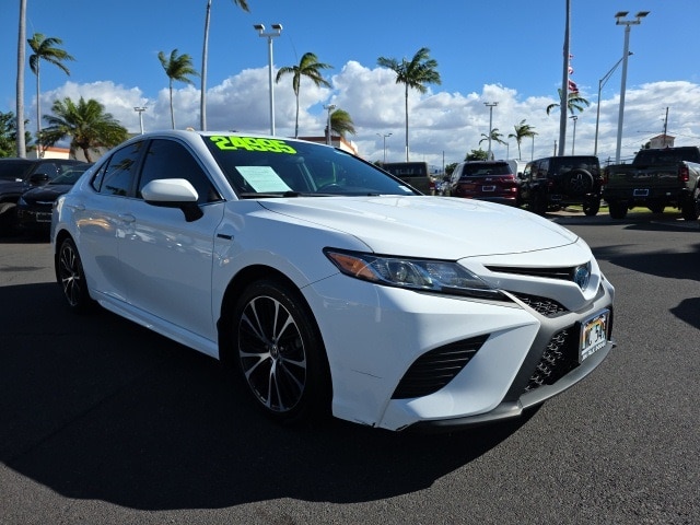 2020 Toyota Camry SE