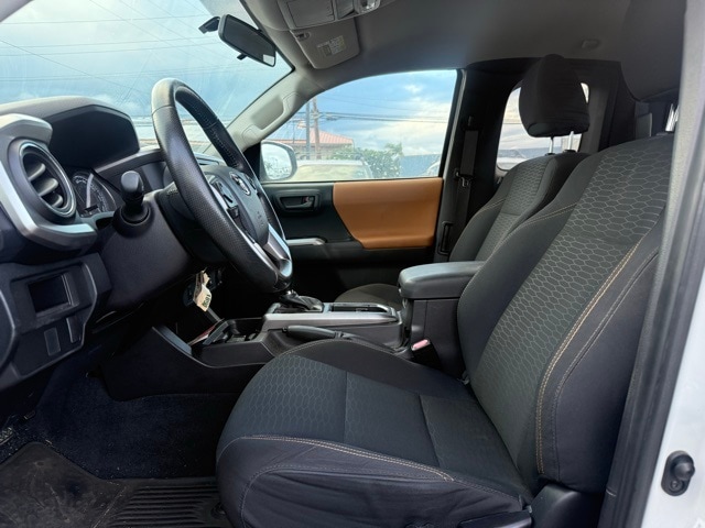 2016 Toyota Tacoma SR photo 10