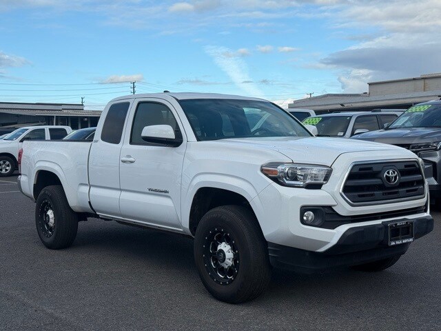 2016 Toyota Tacoma SR photo 2