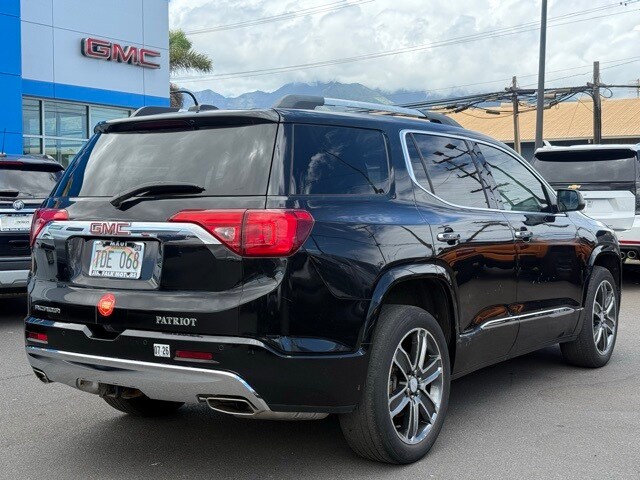 2017 Gmc Acadia Denali photo 2