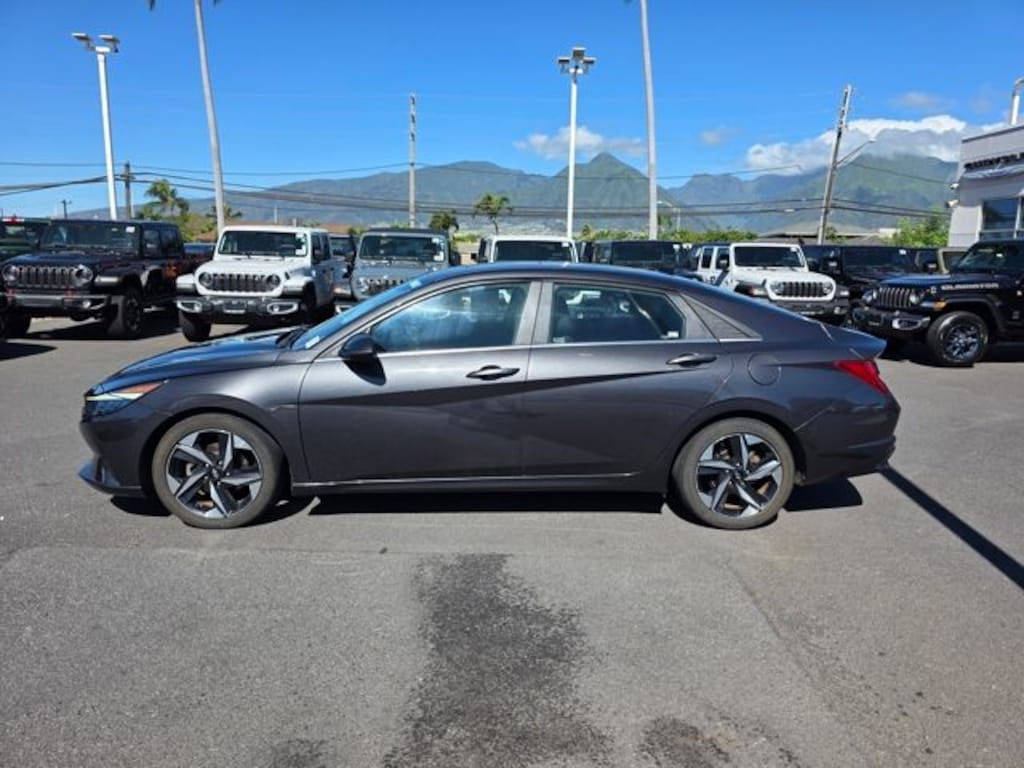 Used 2022 Hyundai Elantra Limited Sedan