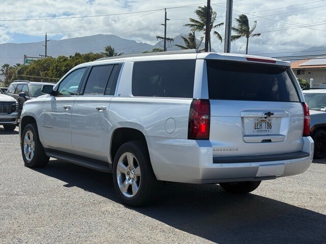2020 Chevrolet Suburban LT photo 4