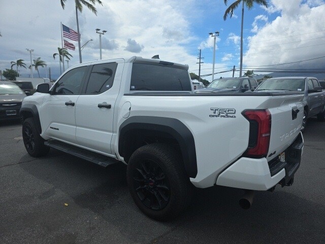 2024 Toyota Tacoma TRD Off-Road photo 3