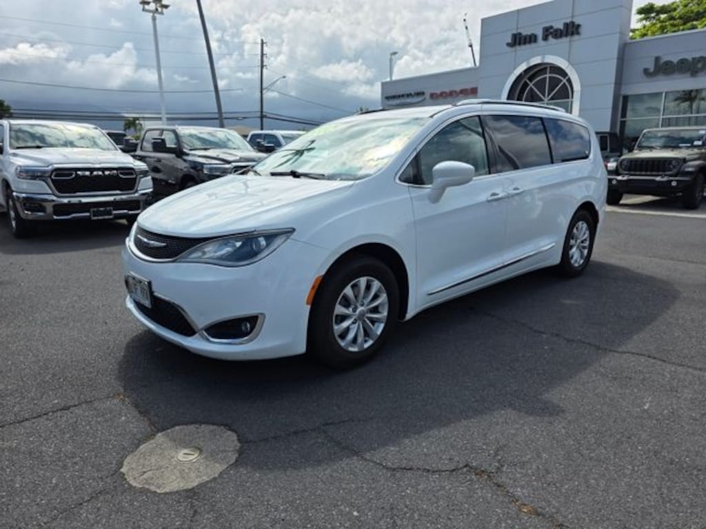 Used 2019 Chrysler Pacifica Touring L Van Passenger Van
