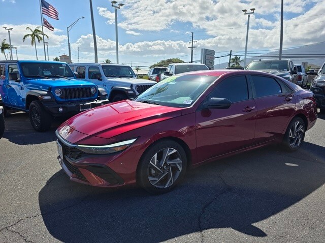 2025 Hyundai Elantra SEL Sport photo 3