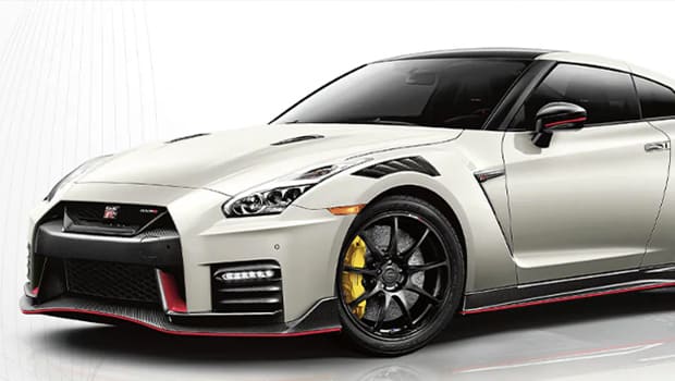Power and Style- The Iconic 2023 Nissan GT-R Premium post.jpg