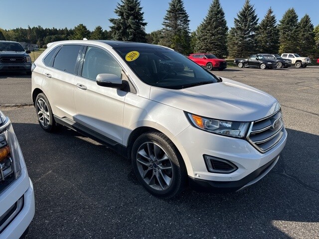 2016 Ford Edge Titanium photo 2