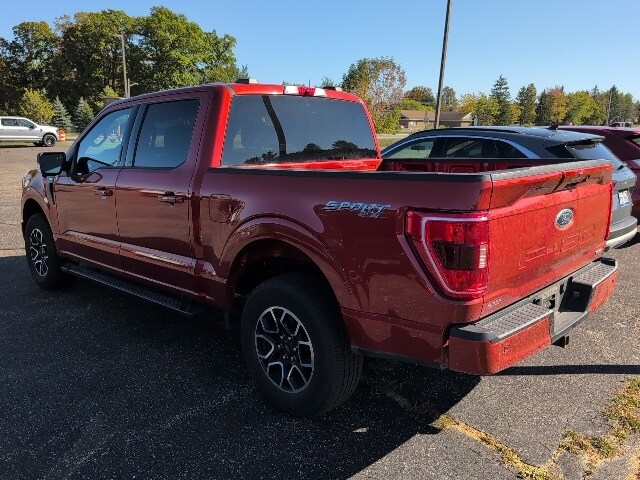 2023 Ford F-150 XLT photo 2