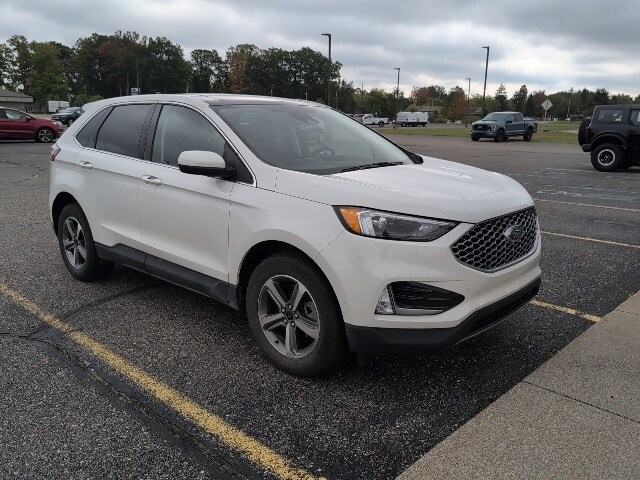 2023 Ford Edge SEL photo 4