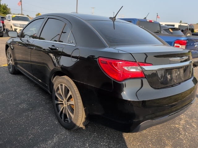 Used 2013 Chrysler 200 Limited with VIN 1C3CCBCG0DN579626 for sale in Gladwin, MI