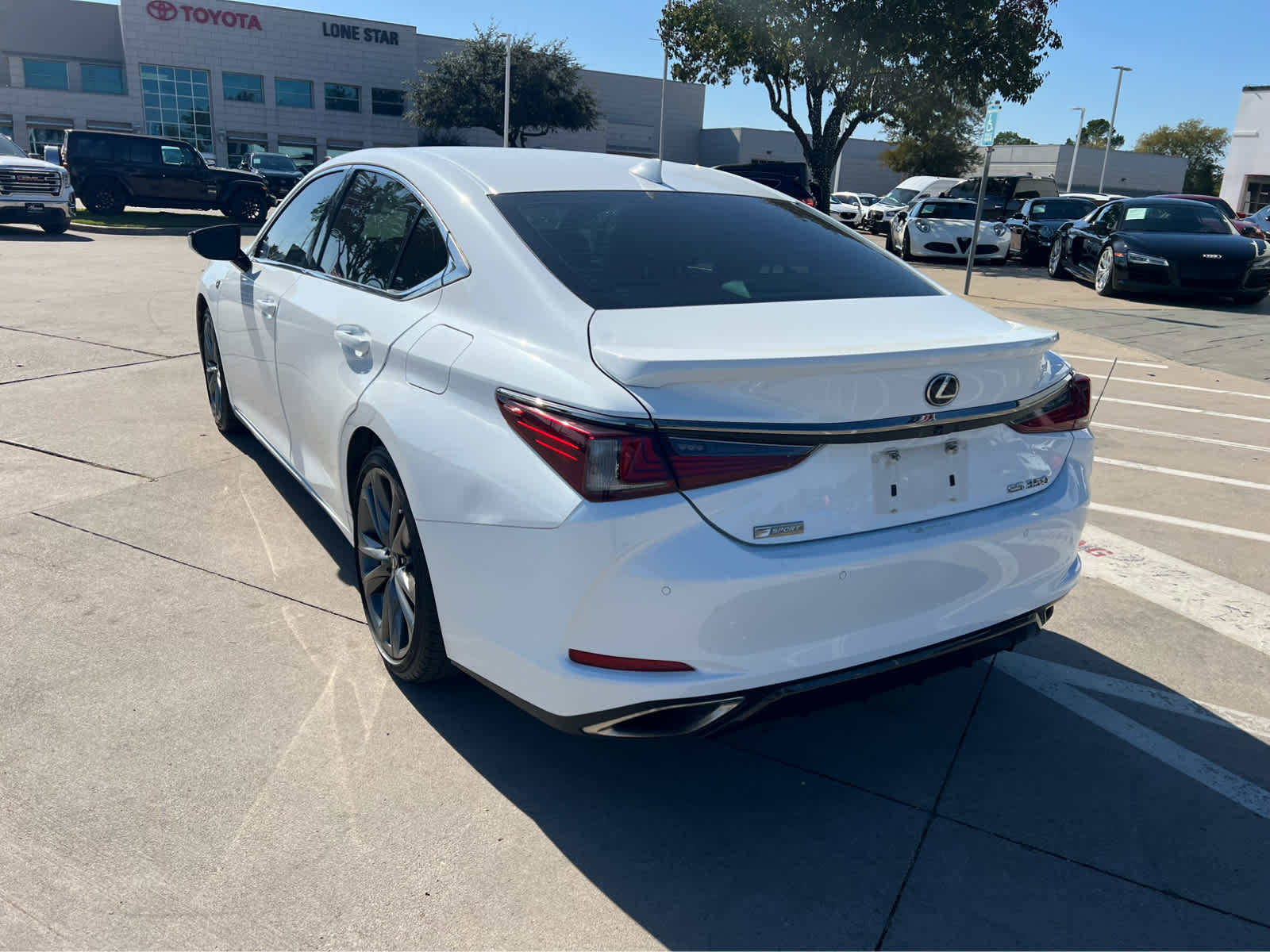 2019 Lexus ES F SPORT photo 2