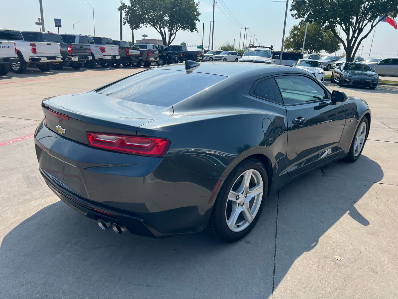 2017 Chevrolet Camaro 2LT photo 3