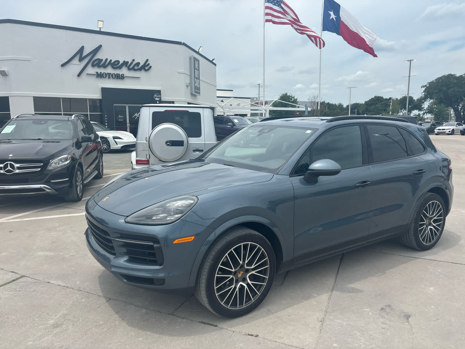 2020 Porsche Cayenne -'s photo