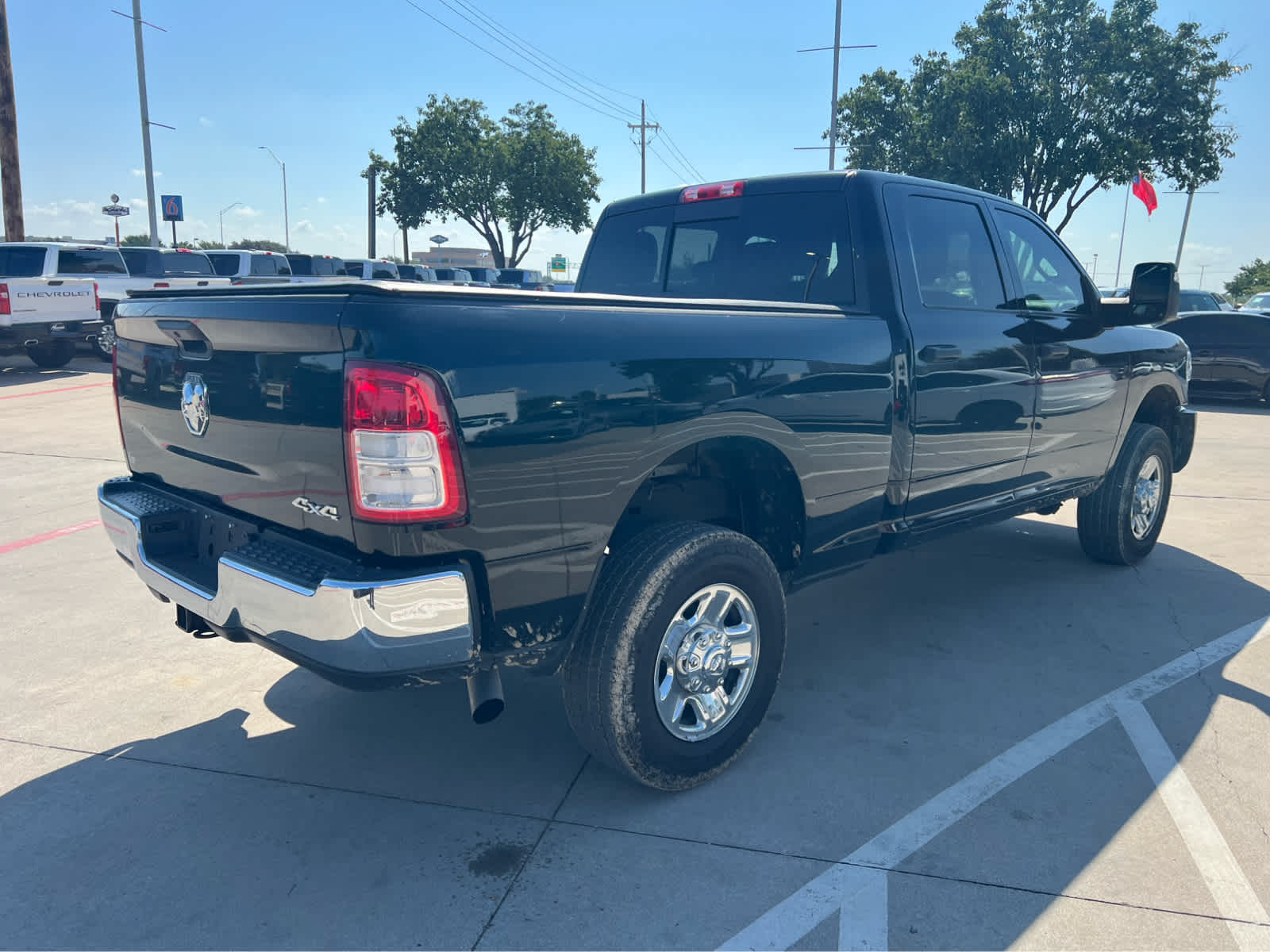 2023 Ram 2500 Tradesman photo 3