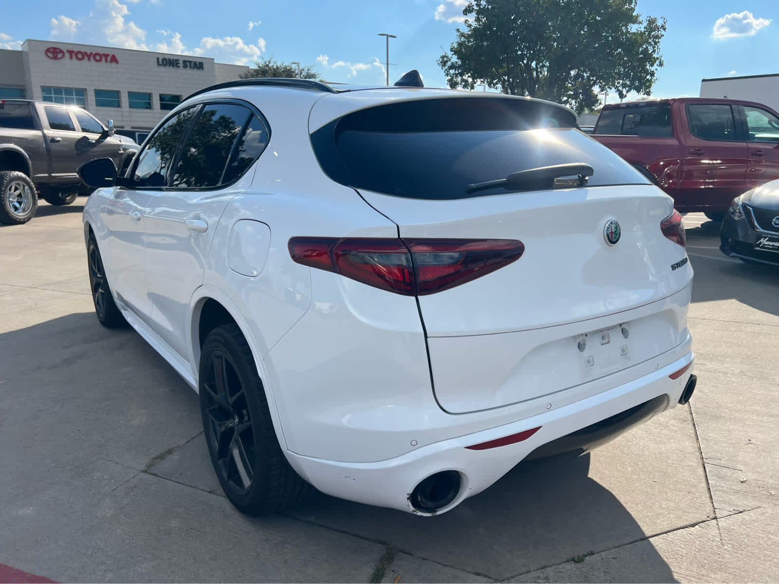 2020 Alfa Romeo Stelvio Sport photo 2