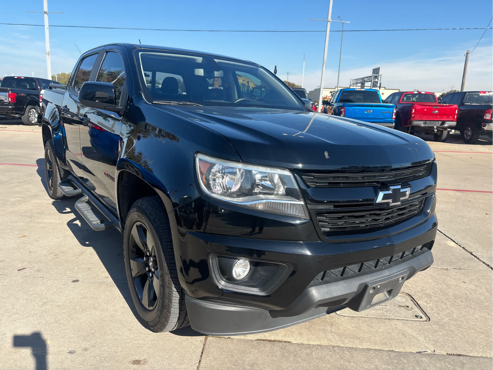 2020 Chevrolet Colorado LT photo 3