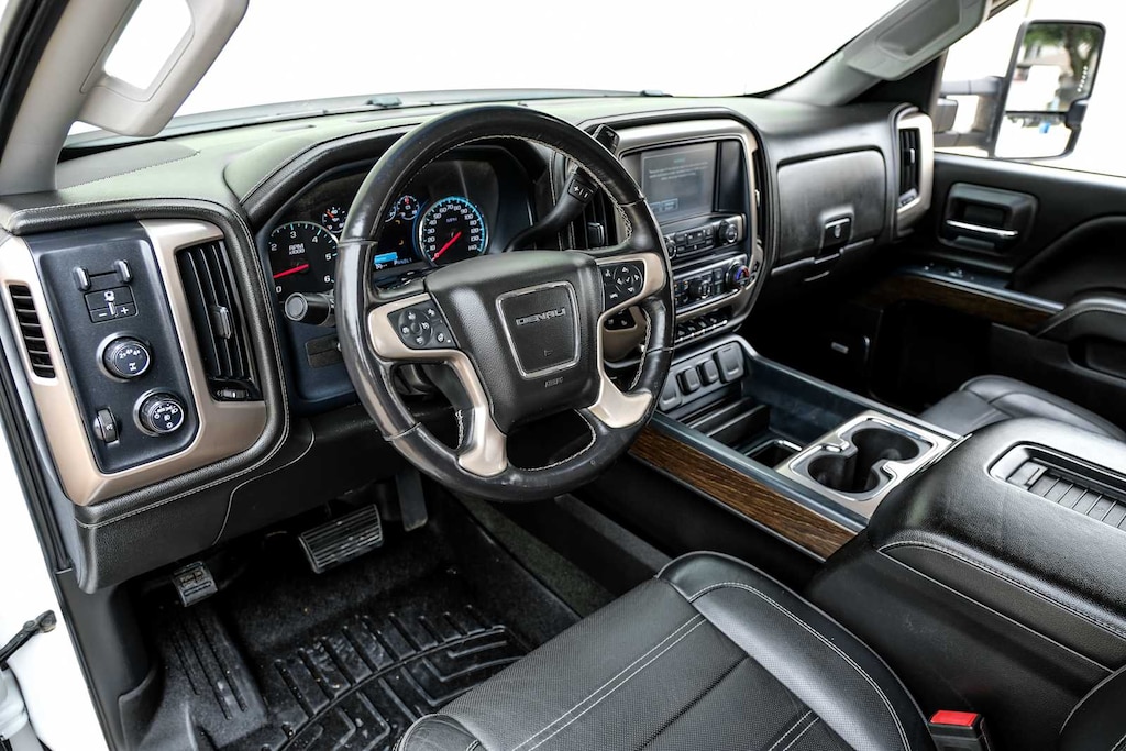 Used 2017 GMC Sierra 2500HD Denali 4WD Crew Cab 153.7 Truck