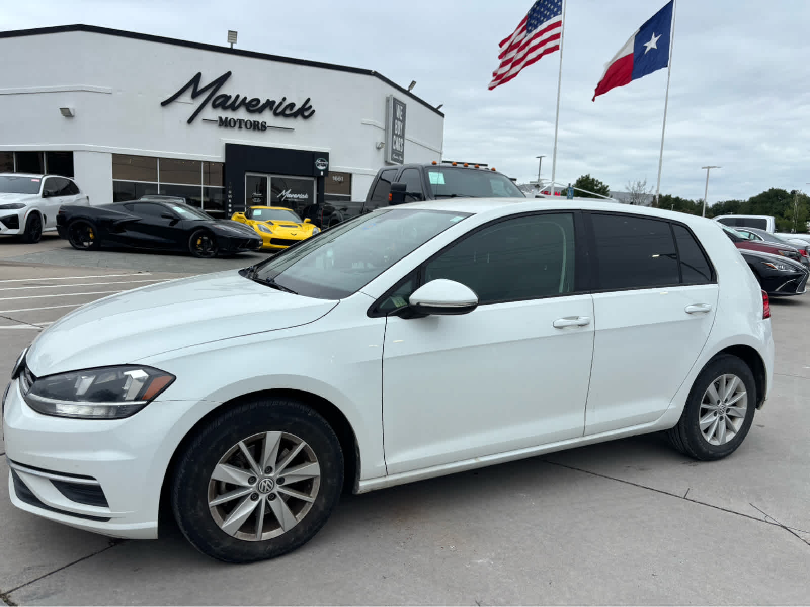 2018 Volkswagen Golf TSI S Auto's photo