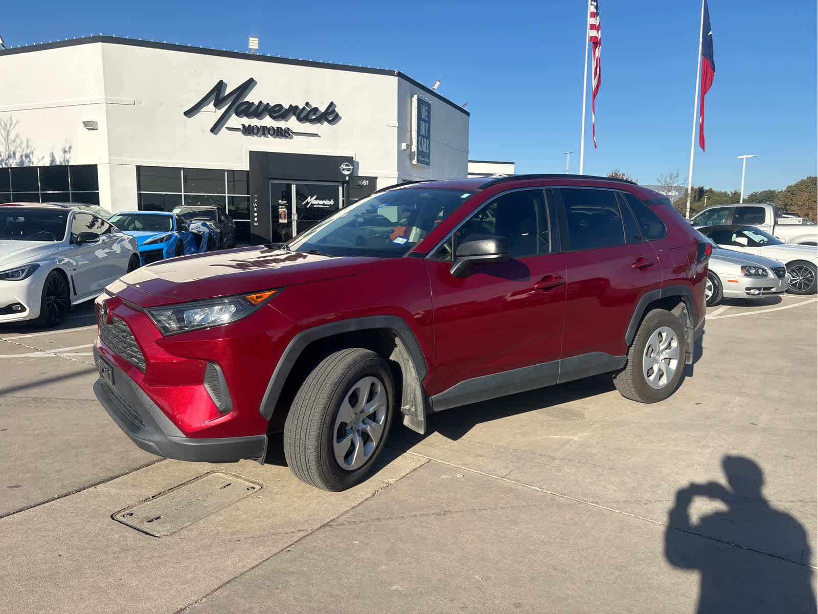 2019 Toyota RAV4 LE's photo