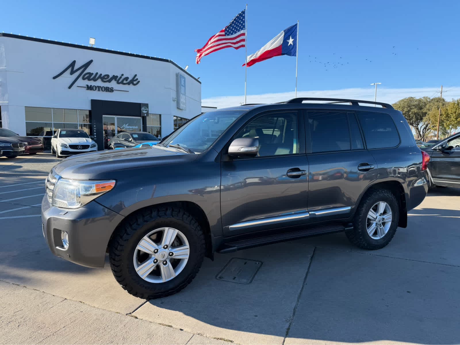 2015 Toyota Land Cruiser Base's photo