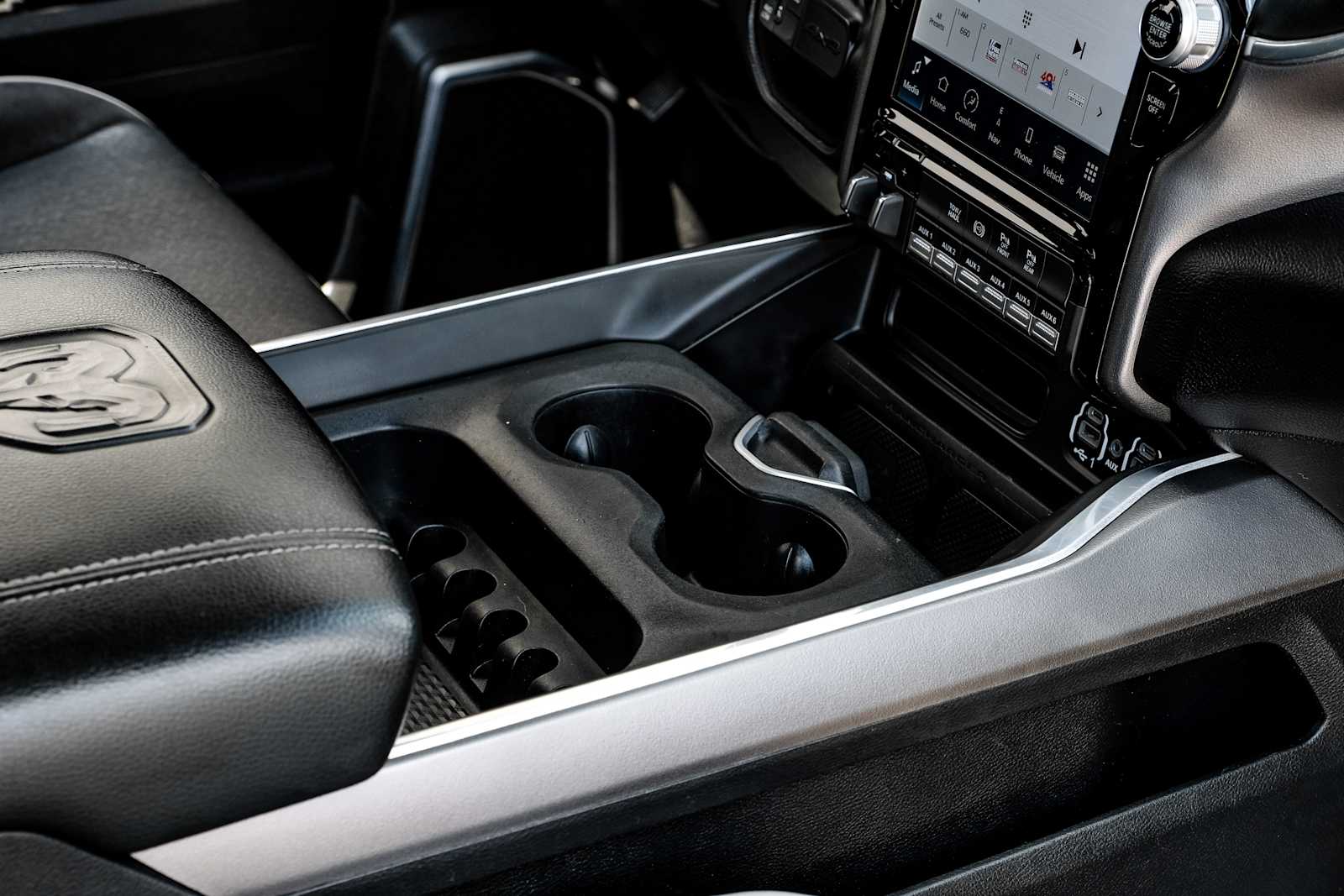 2024 RAM Ram 3500 Pickup Laramie - Photo 22