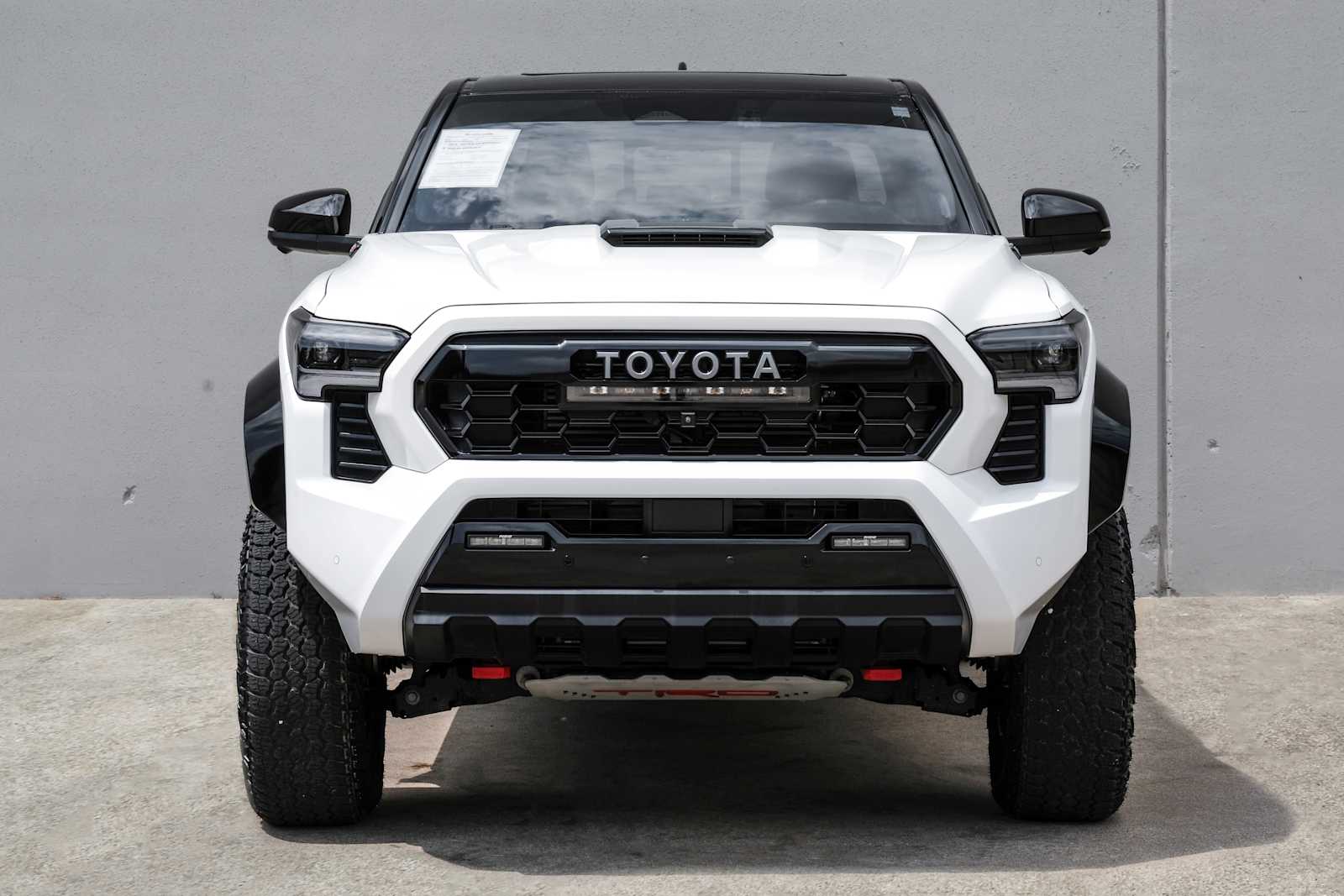 2025 Toyota Tacoma TRD Pro - Photo 6