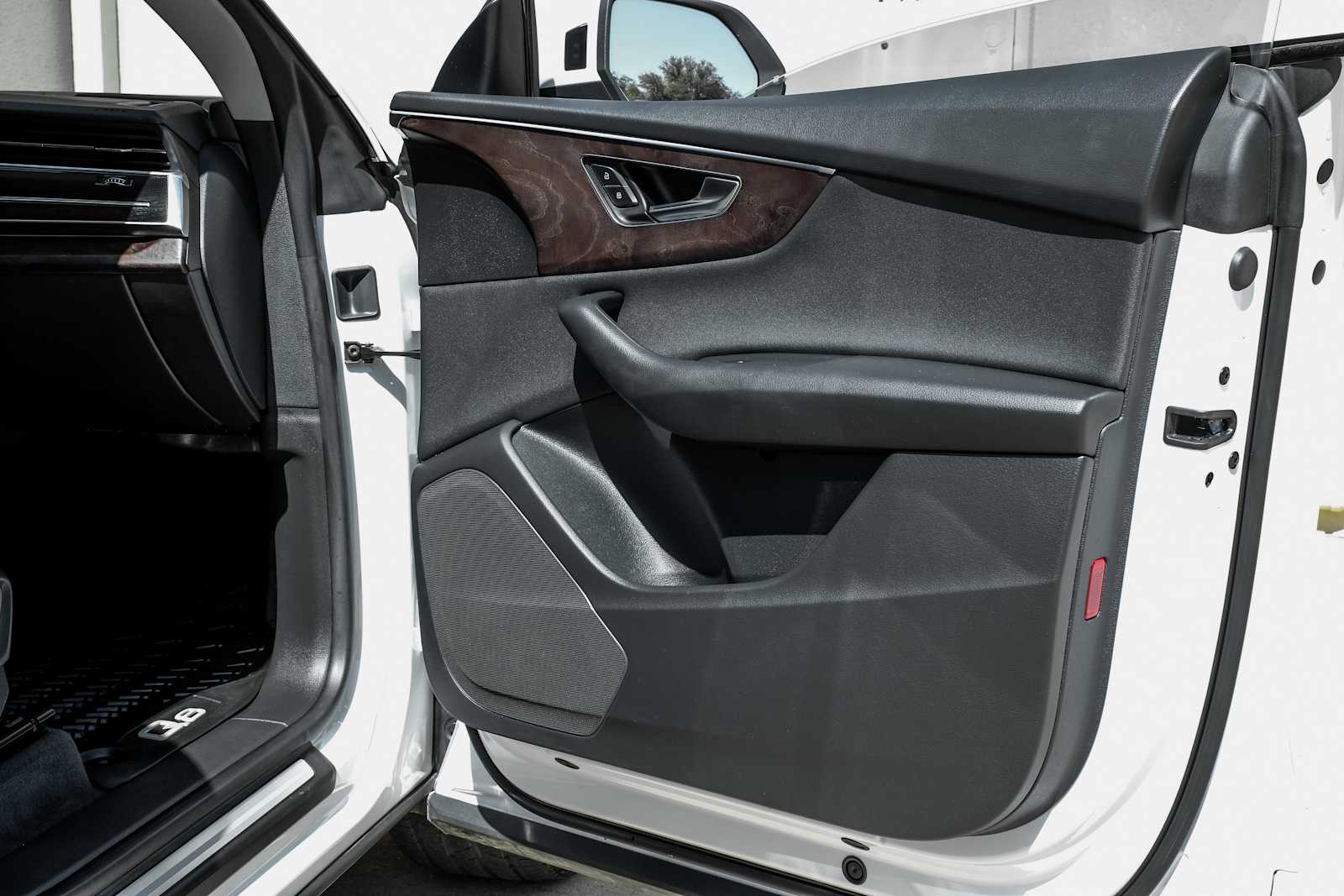 2022 Audi Q8 Premium - Photo 47