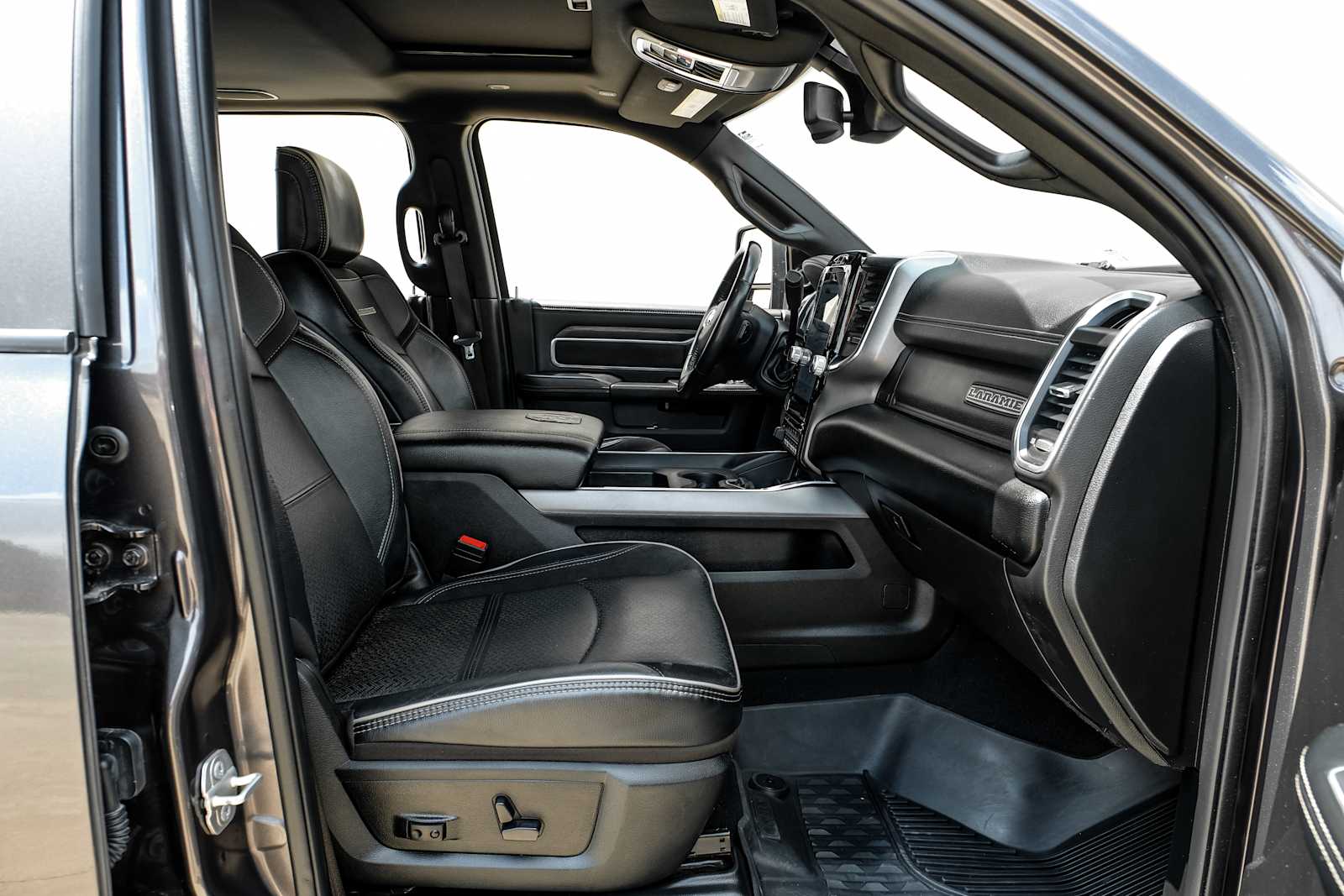 2024 RAM Ram 3500 Pickup Laramie - Photo 29