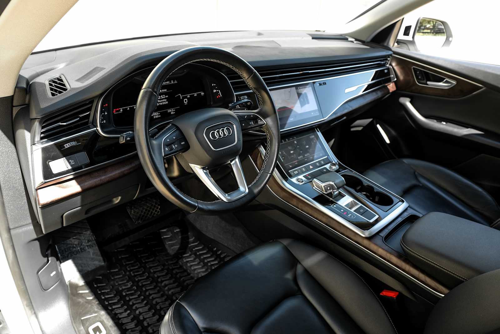 2022 Audi Q8 Premium - Photo 3