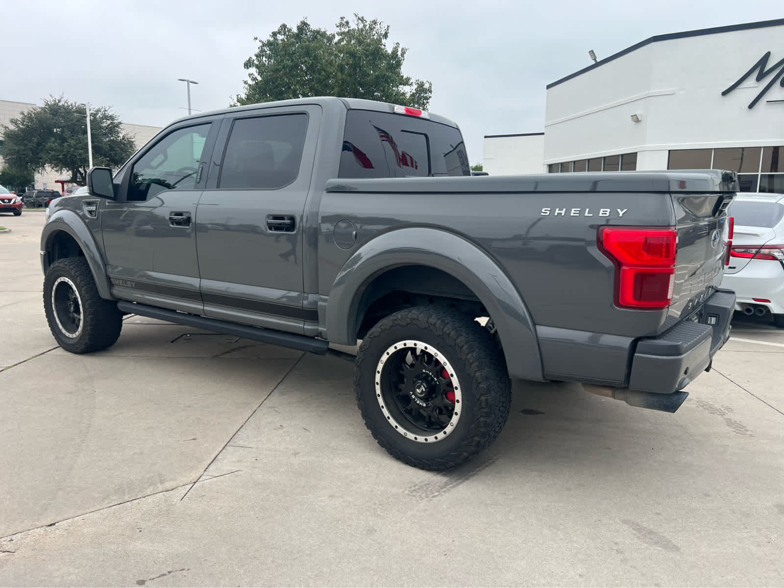 2019 Ford F-150 Lariat photo 2